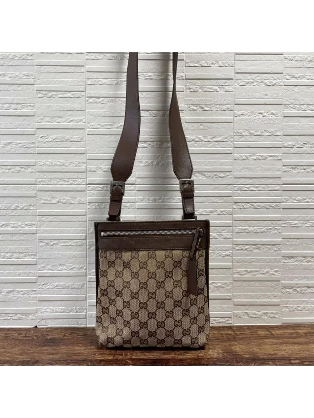 Gucci GG Canvas Leather Shoulder Bag Messenger Brown